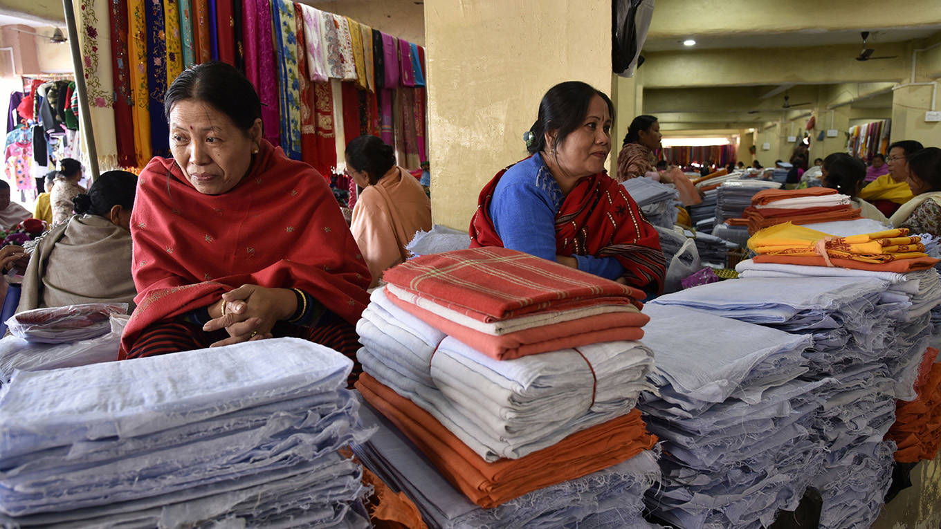 agonzalez3_David TalukdarNurPhoto via Getty Images_women sellers
