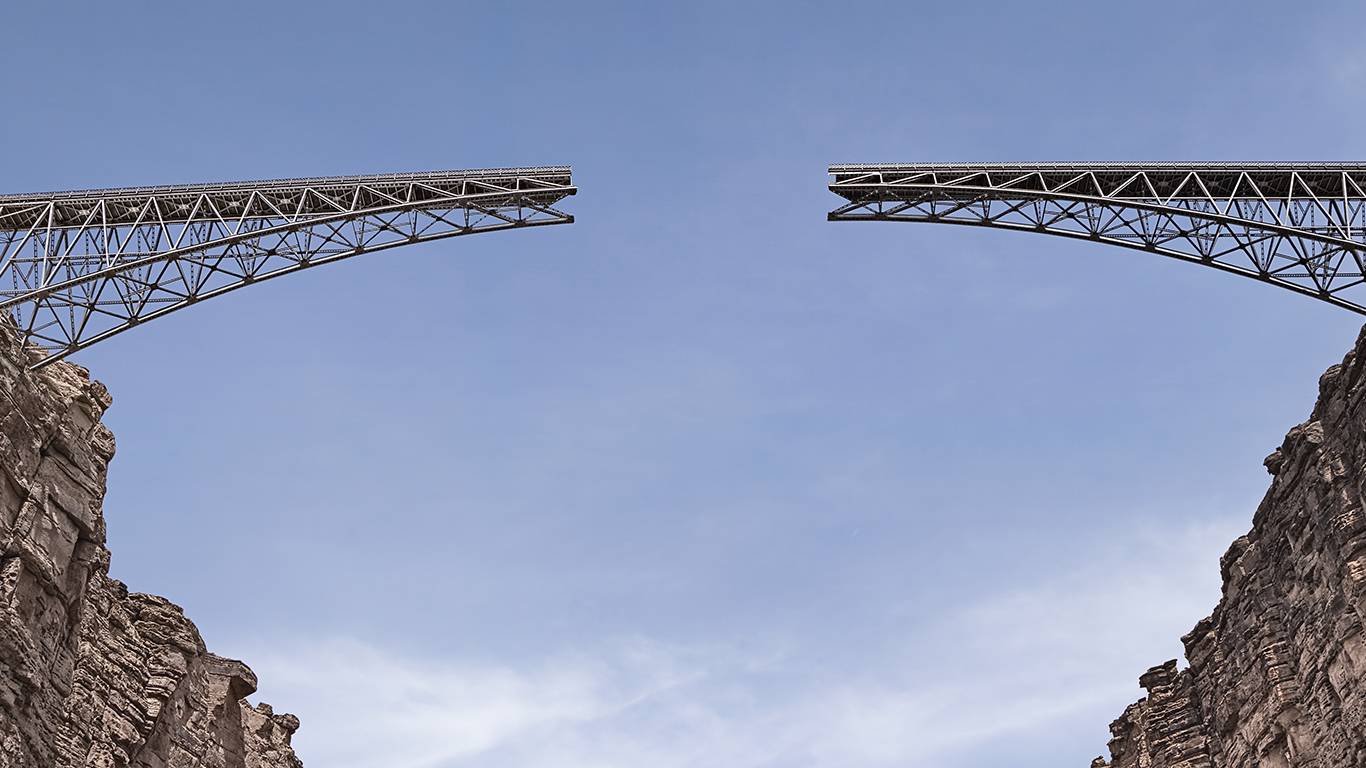 delong238_David Madison via Getty Images_bridge building