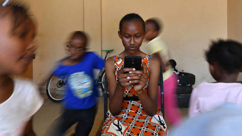 nallen1_TONY KARUMBAAFP via Getty Images_africa internet