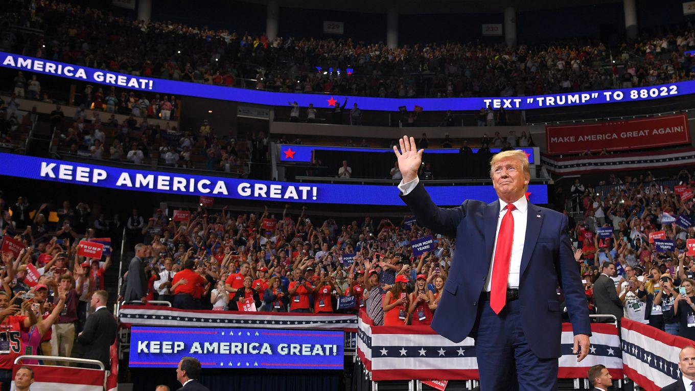 lind2_MANDEL NGANAFP via Getty Images_trump rally