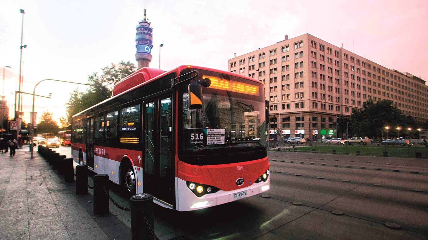 araya5_GettyImages_chilebus