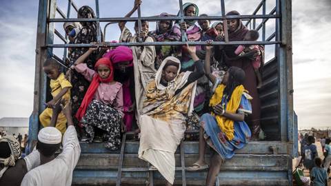 miliband12_ LUIS TATOAFP via Getty Images_sudan refugees