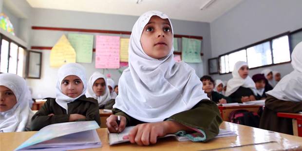 sherif3_MOHAMMED HUWAISAFP via Getty Images_yemen classroom girls crisis