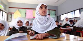 sherif3_MOHAMMED HUWAISAFP via Getty Images_yemen classroom girls crisis