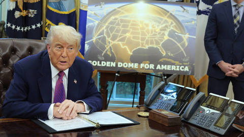 bildt136_Chip SomodevillaGetty Images_trumpgoldendome