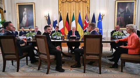 davutoglu3_ANDREW CABALLERO-REYNOLDSAFP via Getty Images_trumpukrainesummit