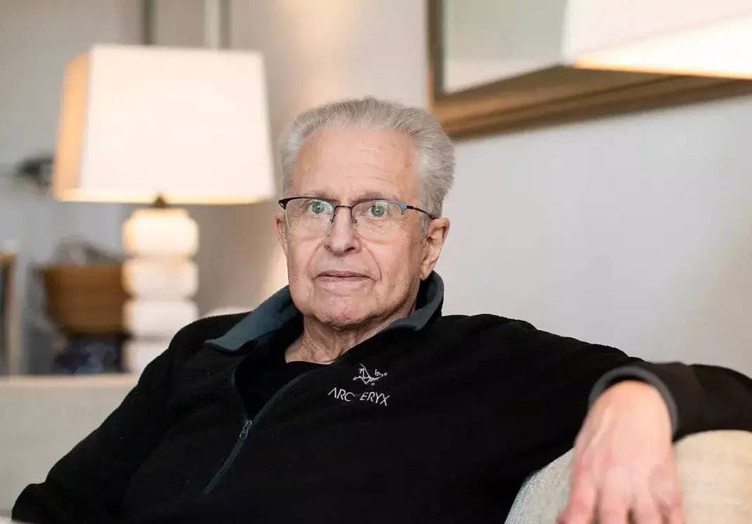 Photo of Laurence Tribe