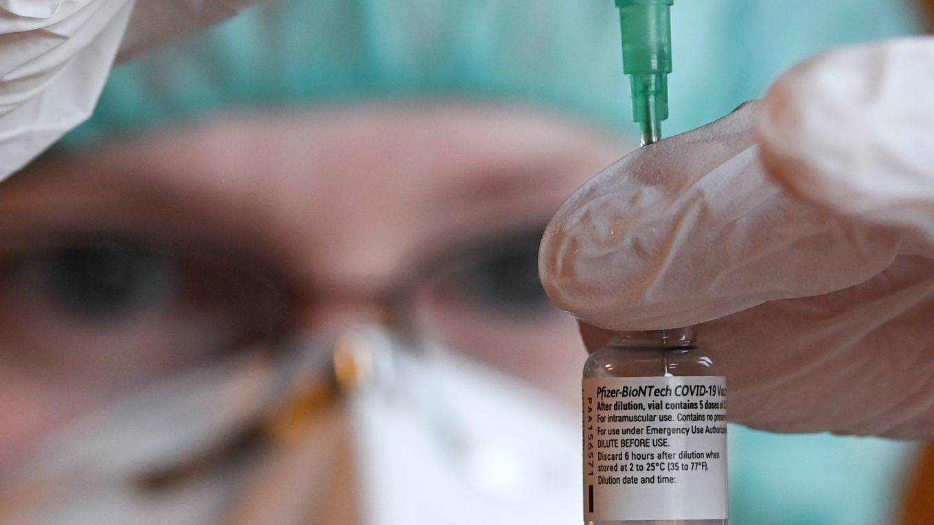 ghosh31_HENDRIK SCHMIDTPOOLAFP via Getty Images_covid vaccine eu