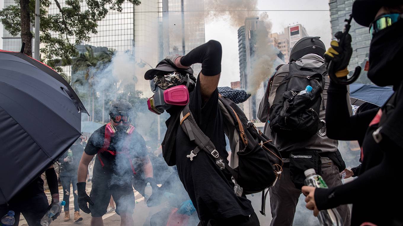 patten107_ChrisMcGrathGettyImages_hongkongprotestgasmask