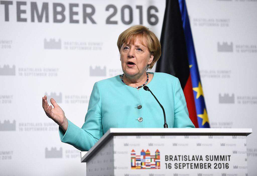 verhofstadt9_Stephane de Sakutin_AFP_Getty Images_Merkel