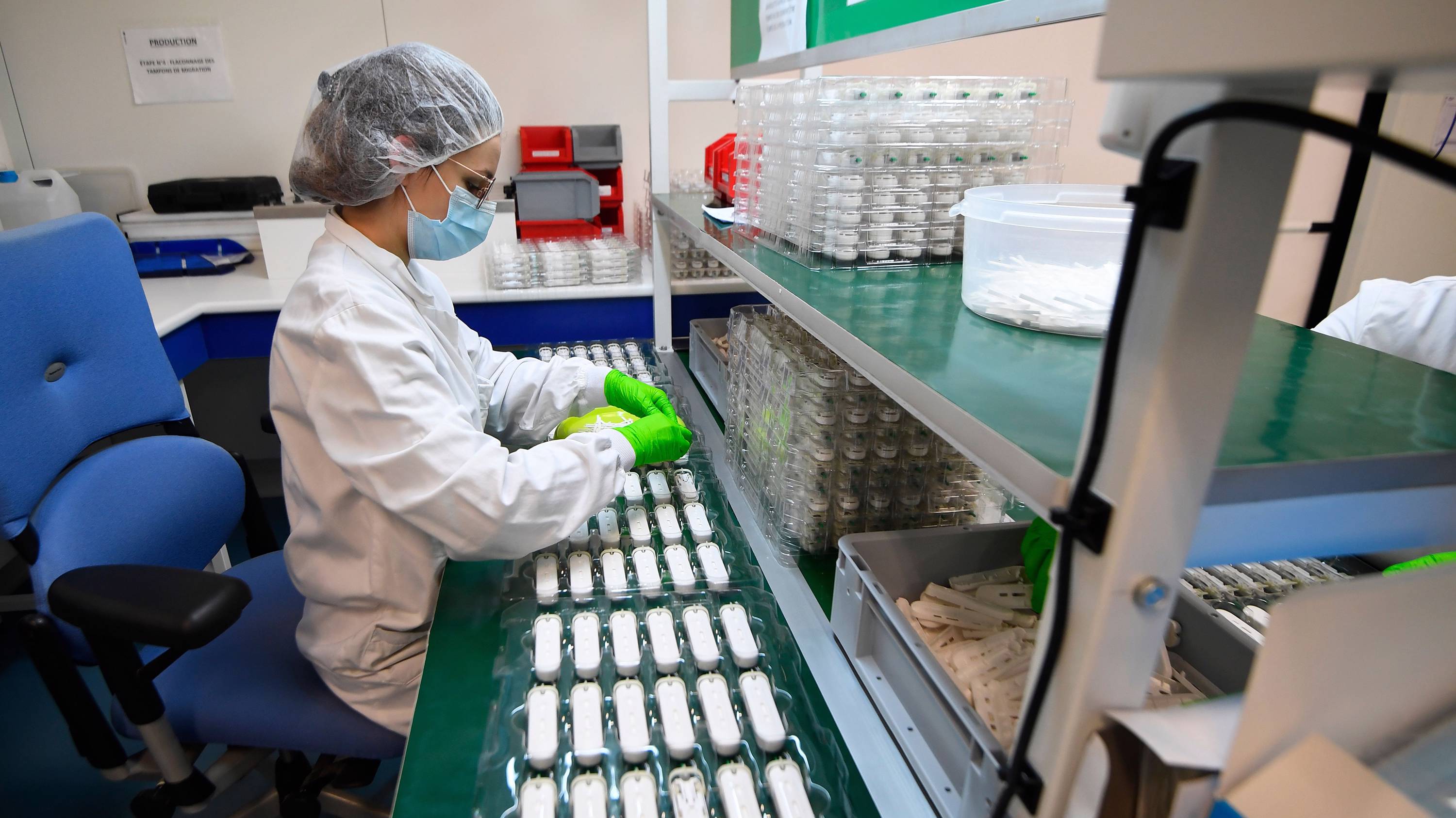 oneill82_DAMIEN MEYERAFP via Getty Images_pharmacyantibiotics