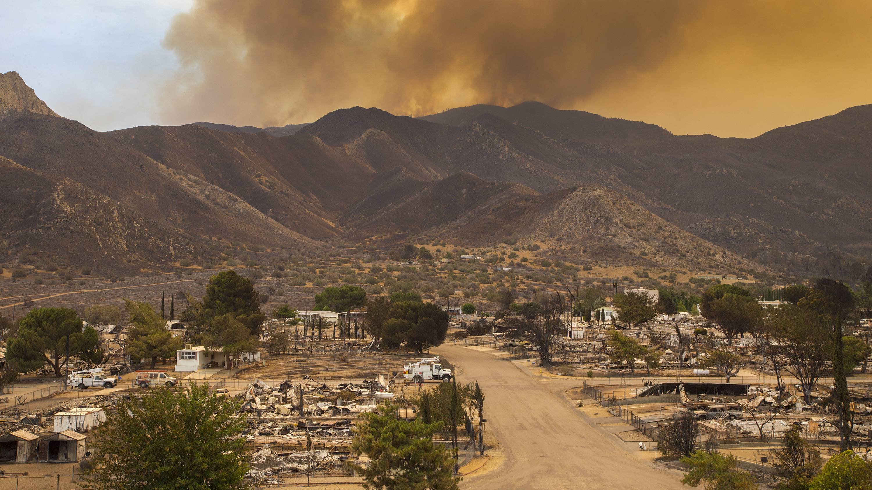 munday1_Gina FerazziLos Angeles Times via Getty Images_californiafire