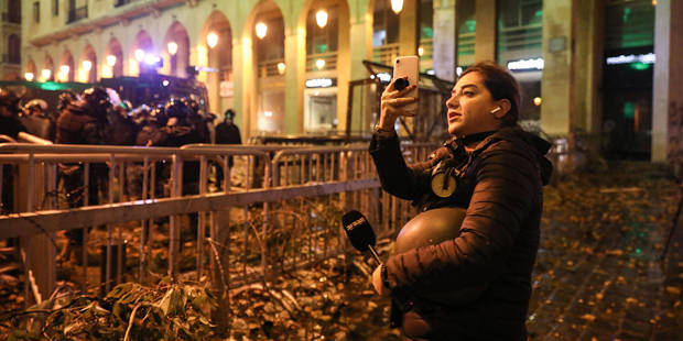 khalil1_ANWAR AMROAFP via Getty Images_lebanonreporterjournalismphoneprotest