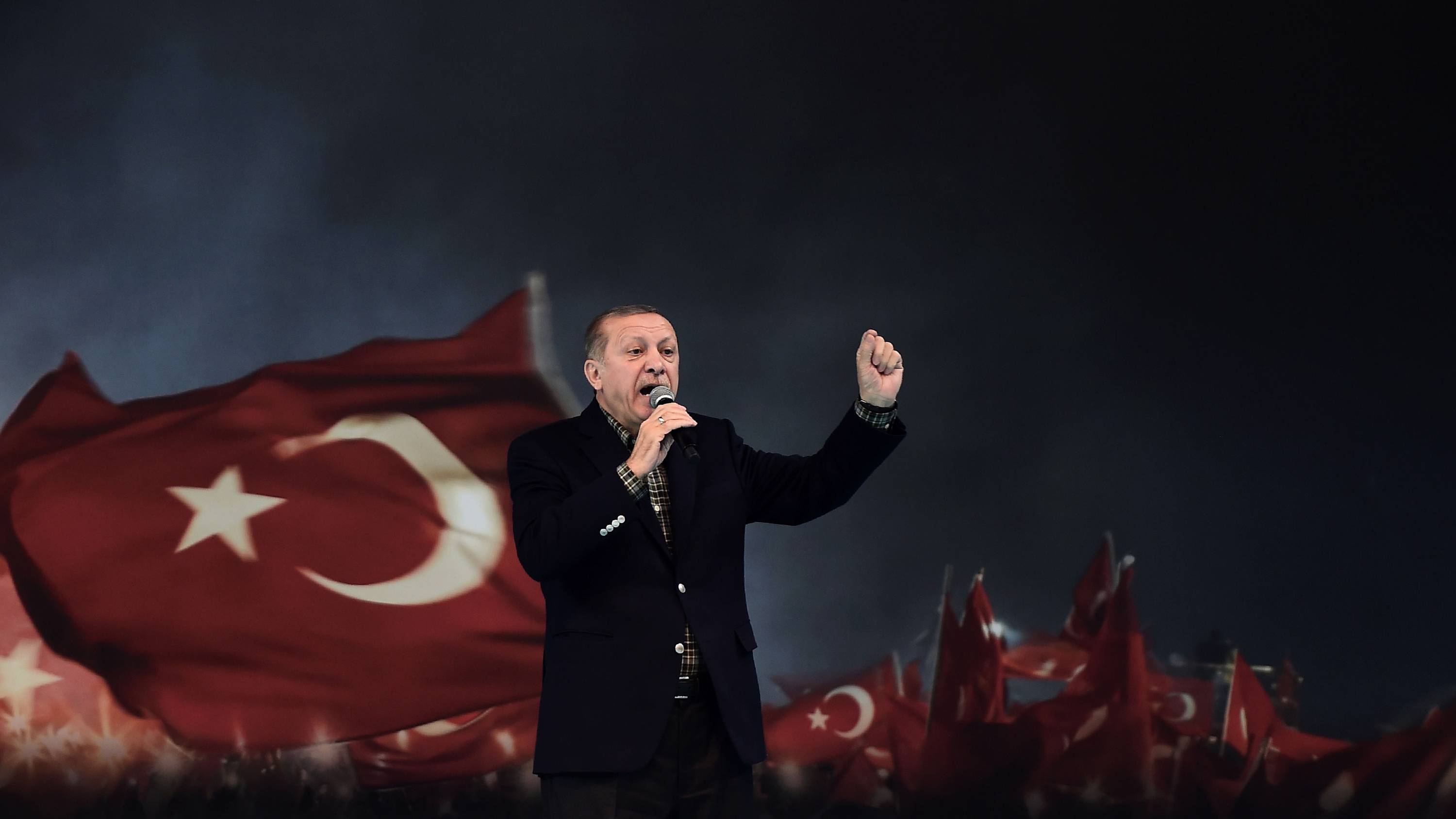 malley1_OZAN KOSEAFP via Getty Images_erdoganrally