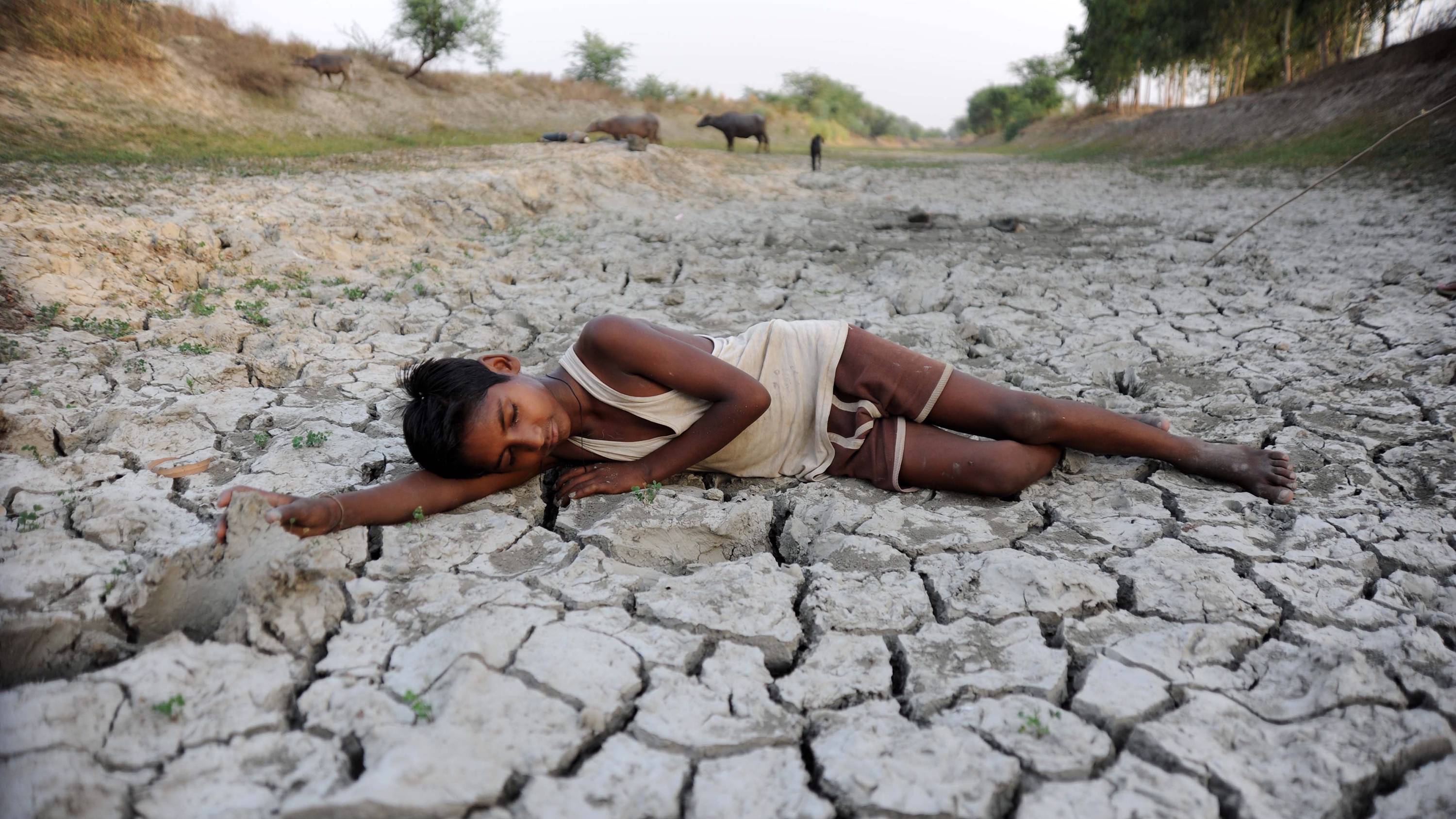 hengel1_Prabhat Kumar VermaPacific PressLightRocket via Getty Images_indiadroughtclimatechange
