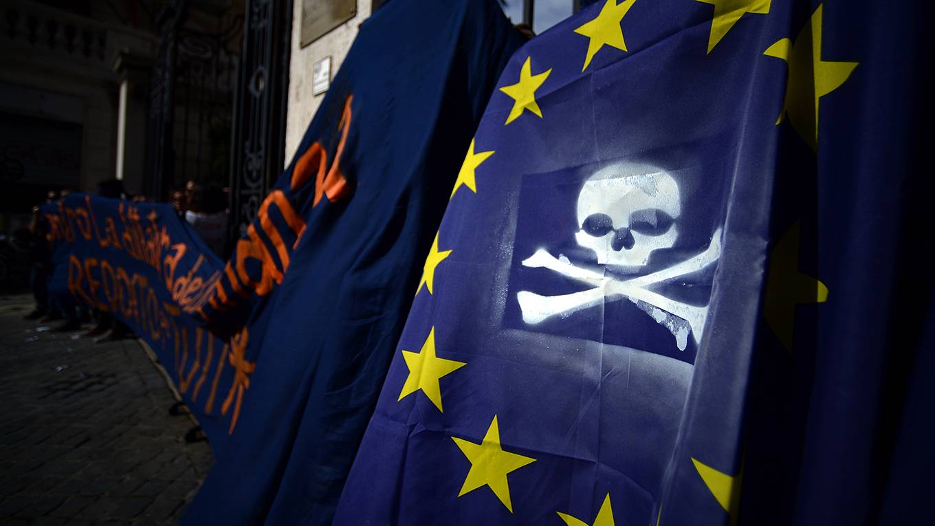 subramanian19_FILIPPO MONTEFORTEAFP via Getty Images_EUflagdeath