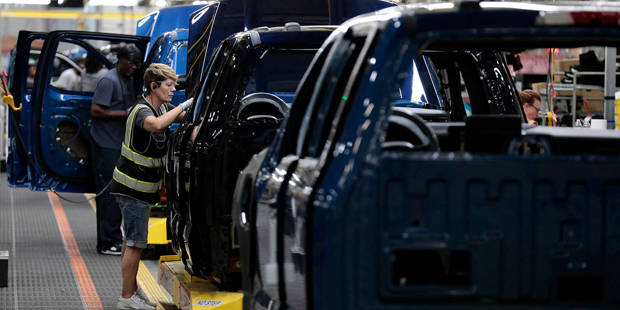 gros171_JEFF KOWALSKYAFP via Getty Images_USelectricvehicle
