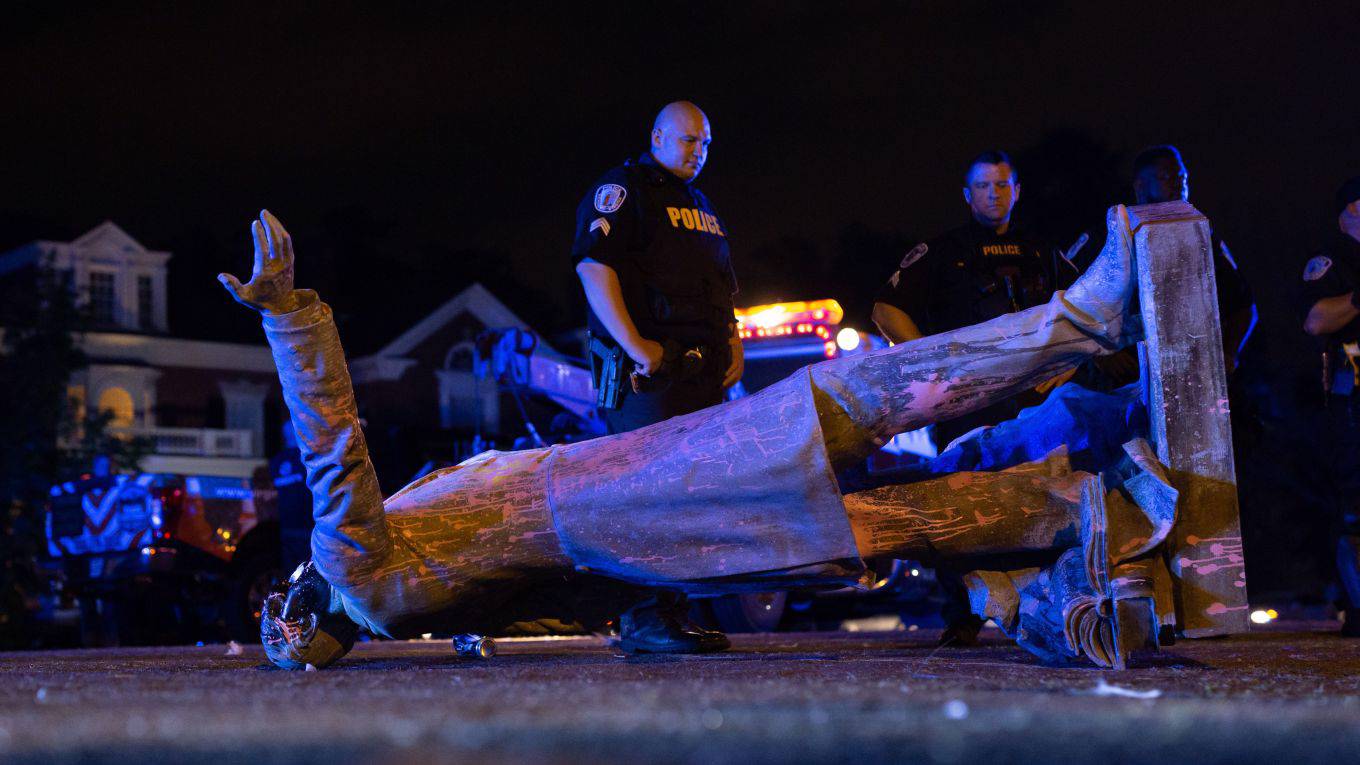 adelman5_ PARKER MICHELS-BOYCEAFP via Getty Images_statue removed