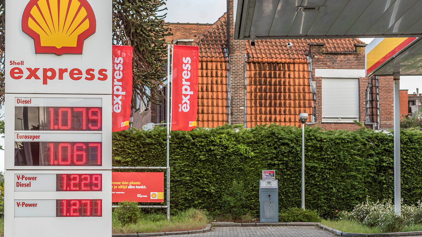 gonzalezanaya1_onathan RaaNurPhoto via Getty Images_gastationoilprices