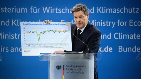 spence180_Picture AllianceGettyImages_germany_annual_economic_report