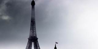 Eiffel Tower in misty weather