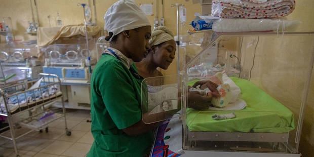 ggray1_DanielBeloumouOlomoGettyImages_neonatal_ward_cameroon