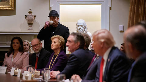 mahroum23_Andrew HarnikGettyImages_elon_musk_cabinet_meeting