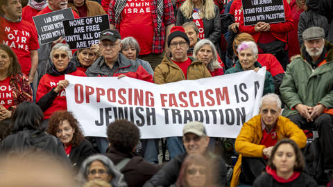 goldston13_Michael NigroPacific PressLightRocketGettyImages_jewish_protest_against_genocide