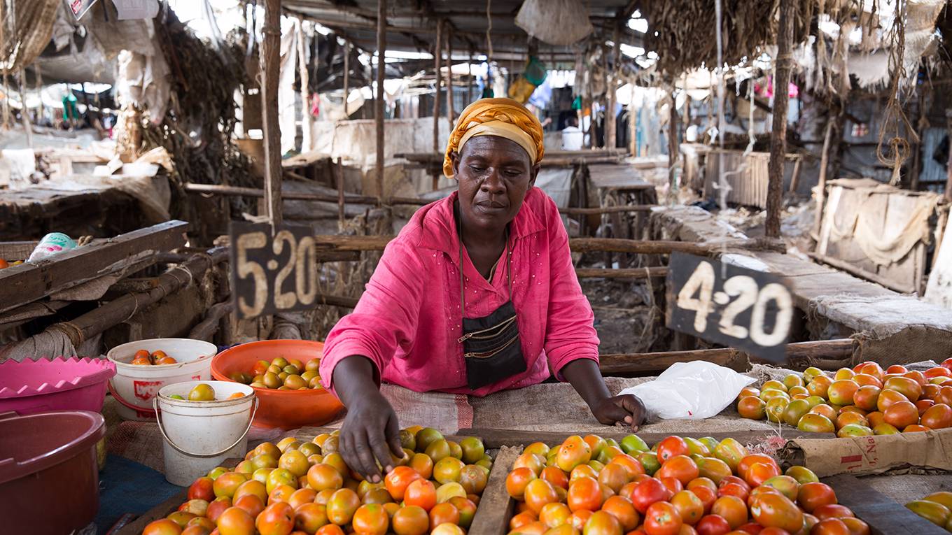 lawan1_JeromeStarkeyGettyImages_africanwomansellingattomatostall