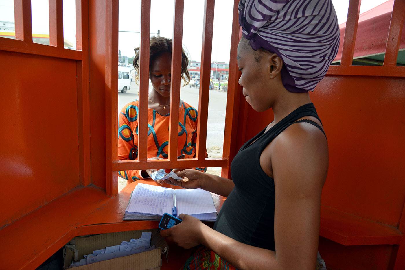 manlan2_Issouf-Sanogo_AF_Getty-Images_africa-mobile-payments