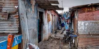 basu10_renato foti_getty images_poverty shacks