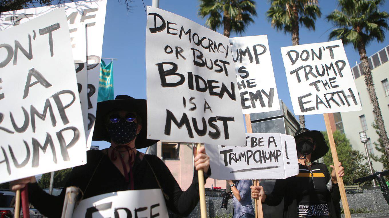 mueller26_Mario TamaGetty Images_democrats us protest