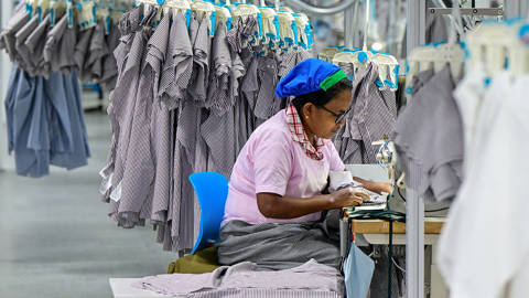 amirapu1_ISHARA S. KODIKARAAFP via Getty Images_srilankamanufacturing