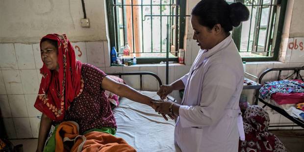 A TB patient receives a daily injection at National Institute of Diseases of Chest and Hospital 