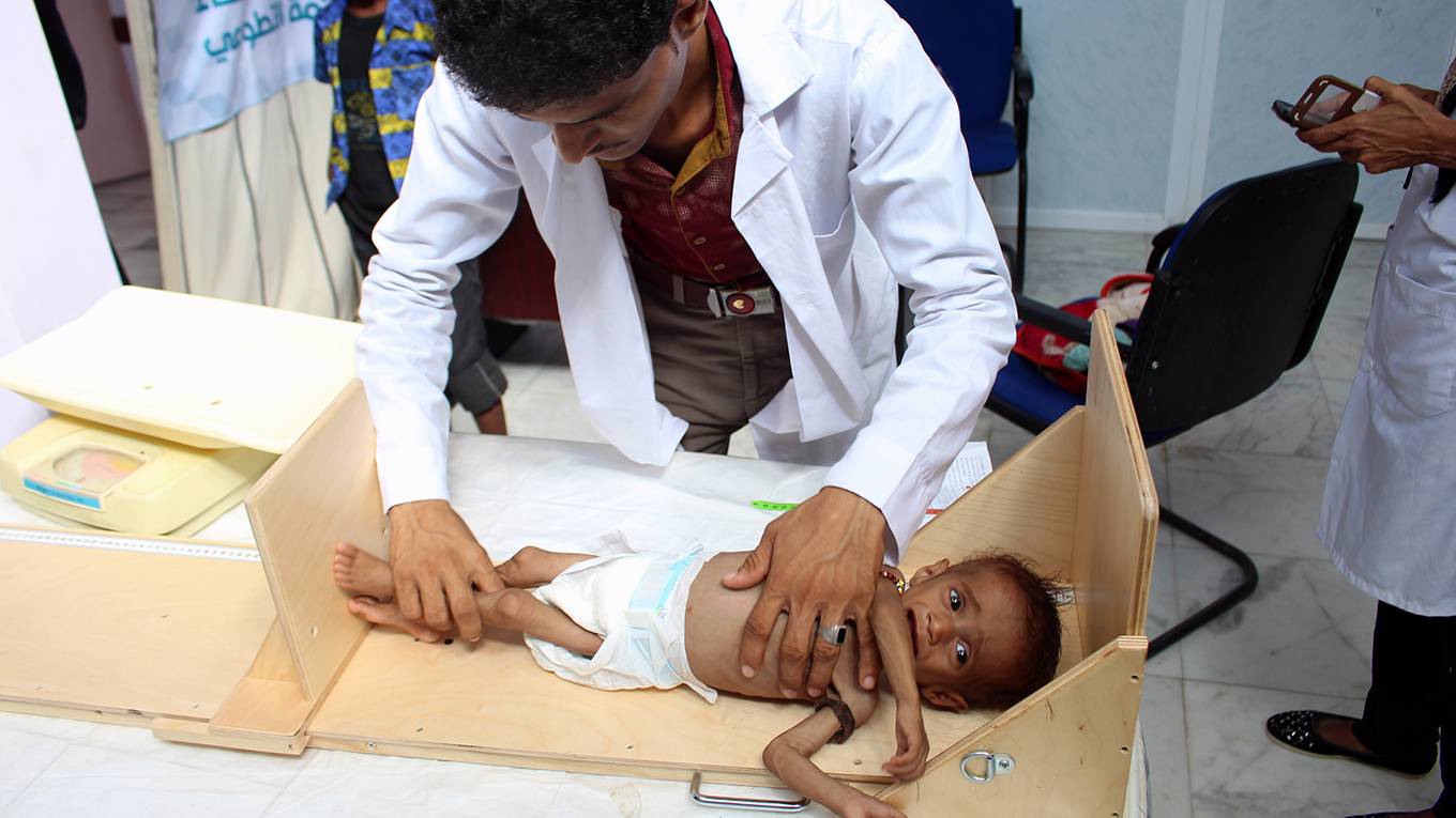 watkins16_ESSA AHMEDAFPGetty Images_yemenidoctorsickchild