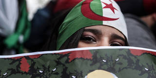diwan14_KENZO TRIBOUILLARDAFPGetty Images_algeriangirlprotest