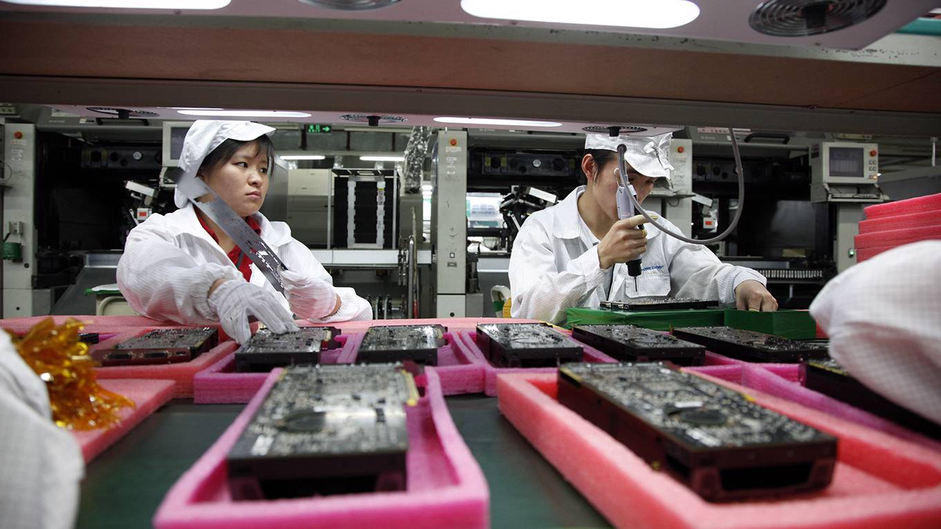 rcherif2_In Pictures Ltd.Corbis via Getty Images_chinatechnologyworker