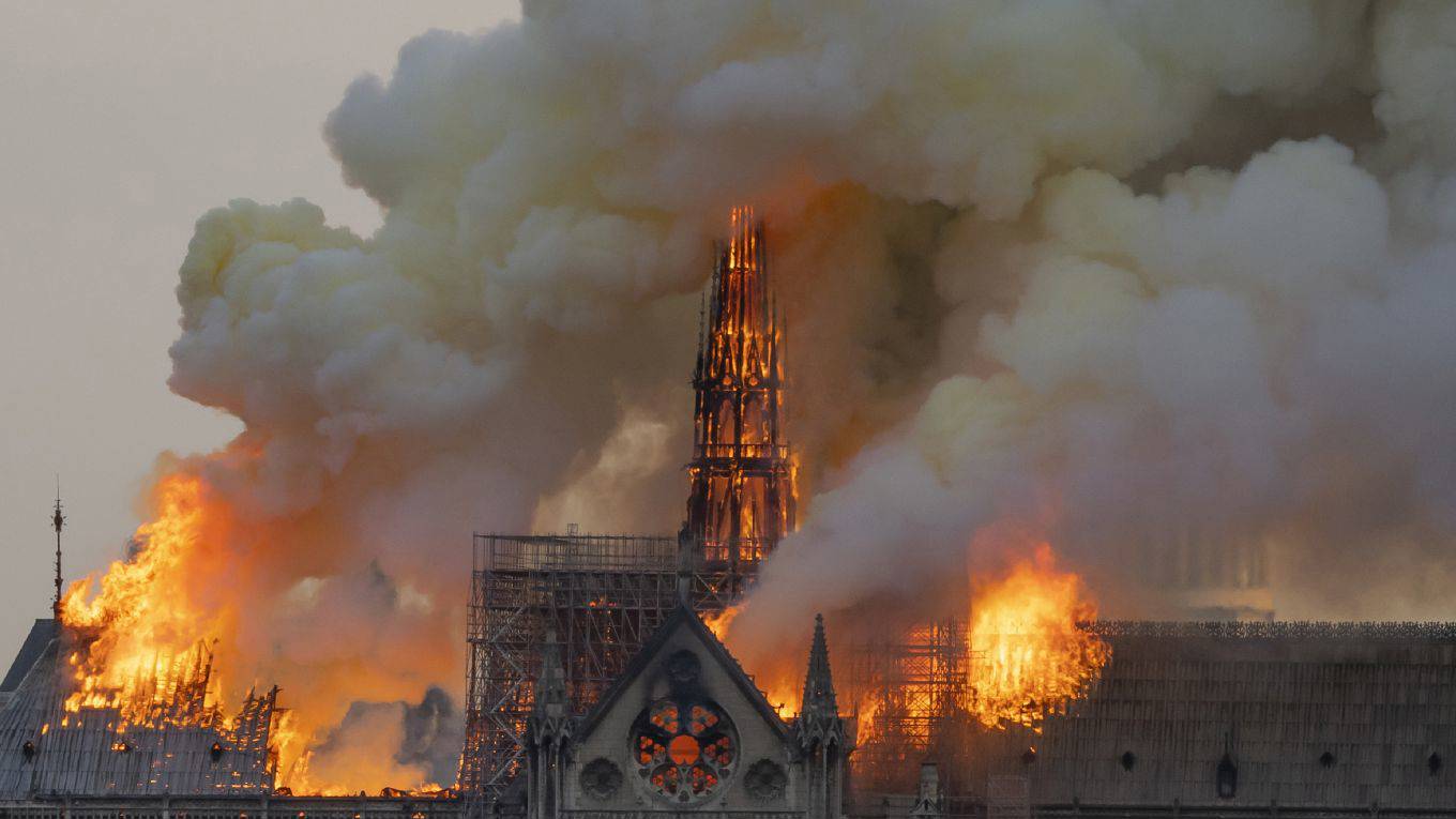 levy34_FABIEN BARRAUAFPGetty Images_notre dame