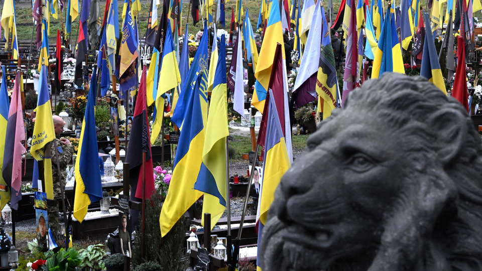 Trumpov načrt za mir v Ukrajini sprožil kritike in strah pred novim konfliktom