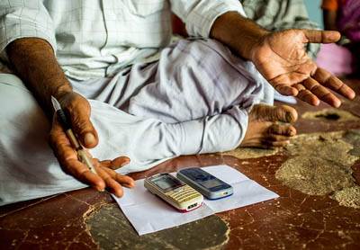 India farmer mobile phone