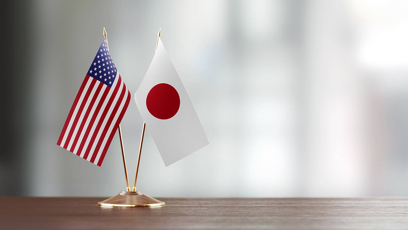 tanaka1_MicroStockHub_Getty images_us japan flag