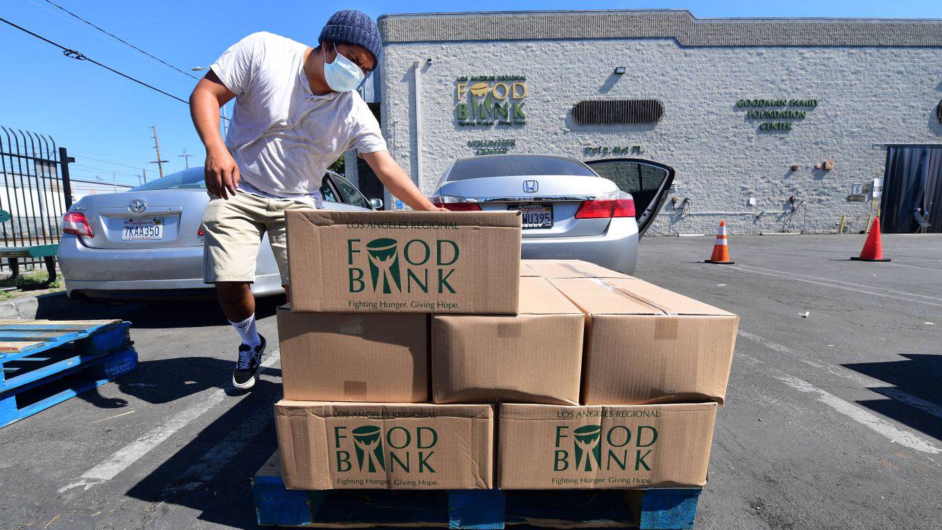 roubini150_FREDERIC J. BROWNAFP via Getty Images_food bank us