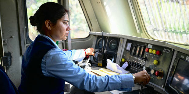 mahajan1_MONEYSHARMAGettyImages_female_train_driver