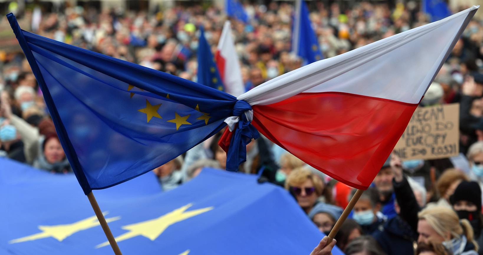 sierakowski79_Alex BonaSOPA ImagesLightRocket via Getty Images_polexit