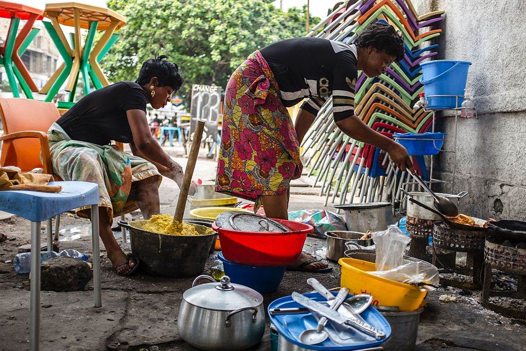 Women in Kinshasa