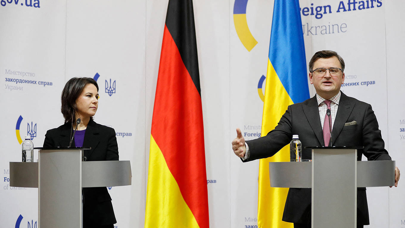 anheier13_GLEB GARANICHPOOLAFP via Getty Images_baerbockgermanyukraine