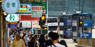 huang5_Mladen AntonovGettyImages_hongkong_shopping_street