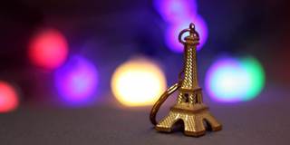 Keychain ornament of the Eiffel Tower