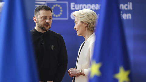 gros196_NurPhotoGettyImages_von_der_leyen_zelensky