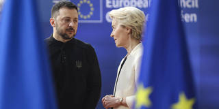 gros196_NurPhotoGettyImages_von_der_leyen_zelensky